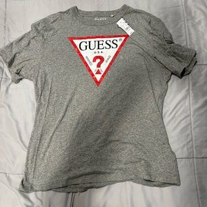 Guess triangle logo t shirt